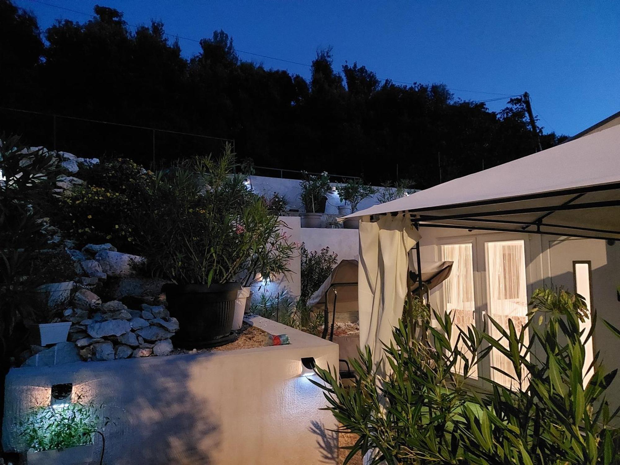 Family Apartment Villa Zrnka S Besplatnim Parkingom 로비니 외부 사진