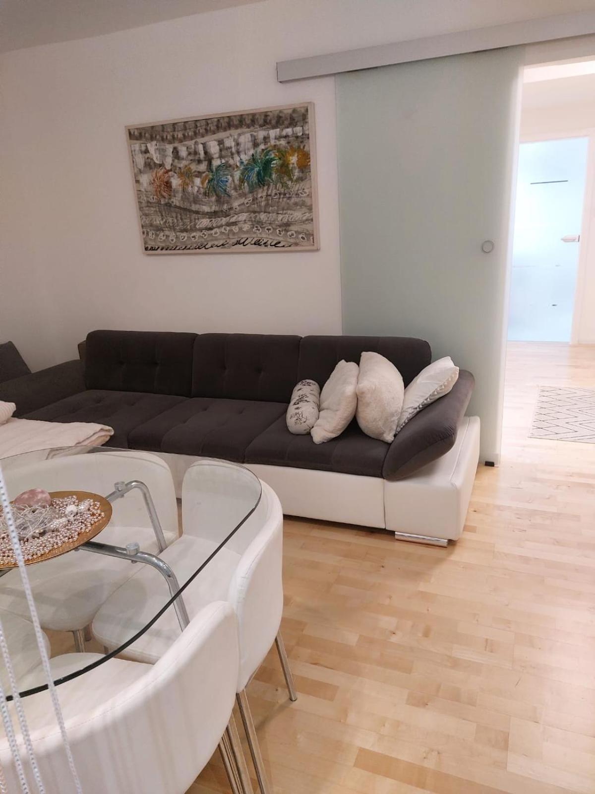 Family Apartment Villa Zrnka S Besplatnim Parkingom 로비니 객실 사진